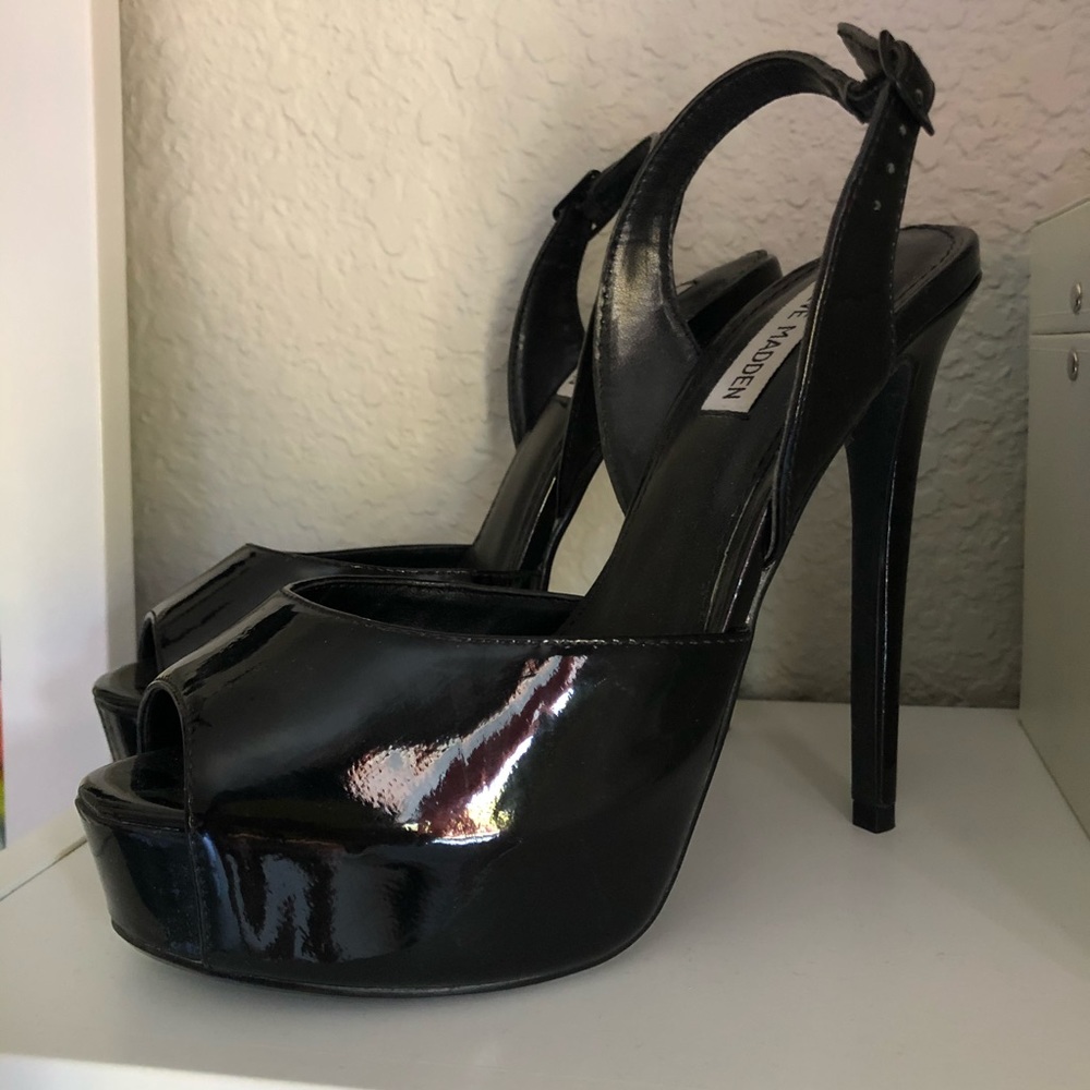 Steve Madden Black Patent Pumps